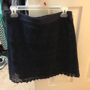 Ann Taylor Loft Navy Embroidered Size 6. Like New.